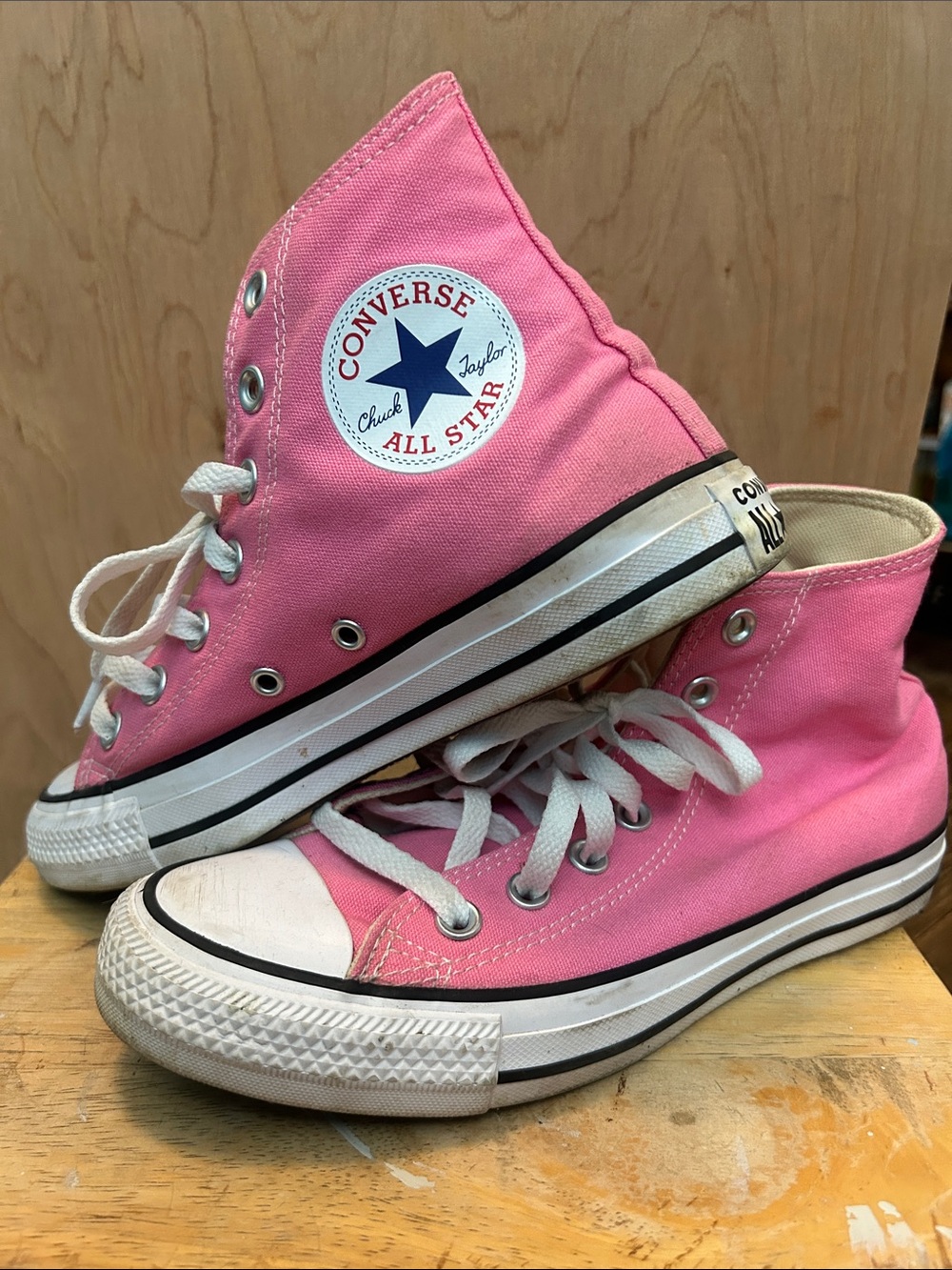 Converse Unisex Hot Pink High-Top Chuck Taylor All Star Sneakers US W7/M5 - Picture 3 of 11